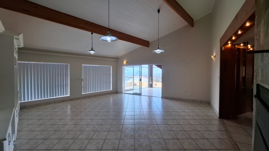 4 Bedroom Property for Sale in Menkenkop Western Cape